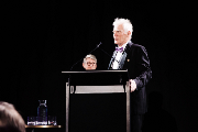 AOApastPresidentJohnTuffleyreceivingthe2022LOBettsMedal